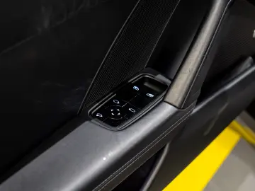 Porsche 911 Carrera 4