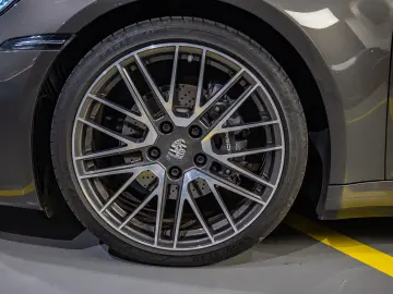 Porsche 911 Carrera 4