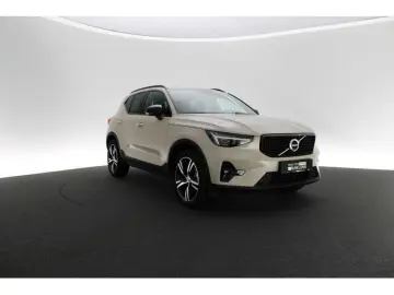 VOLVO XC40 B3 Plus Dark SHZ LED NAVI MEMORY H K 360