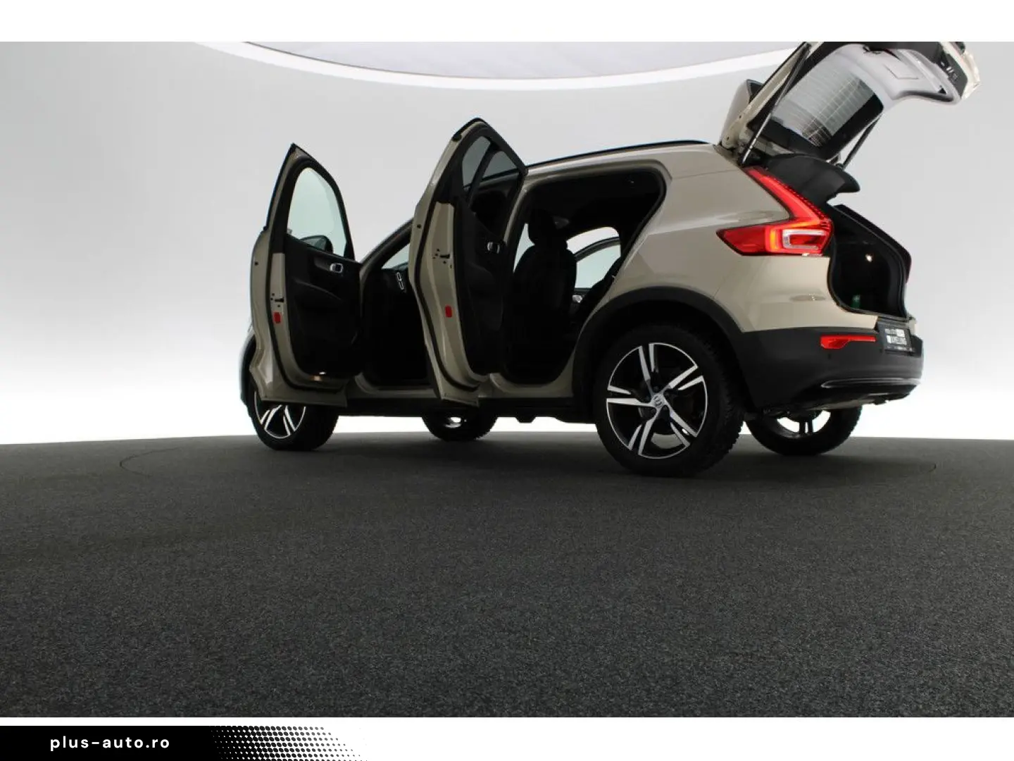 VOLVO XC40 B3 Plus Dark SHZ LED NAVI MEMORY H K 360