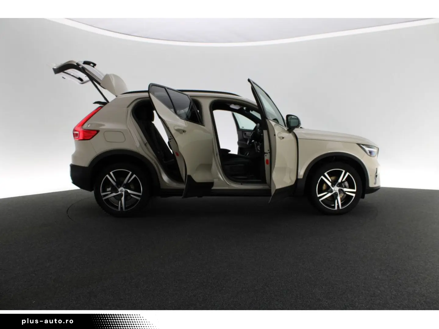 VOLVO XC40 B3 Plus Dark SHZ LED NAVI MEMORY H K 360
