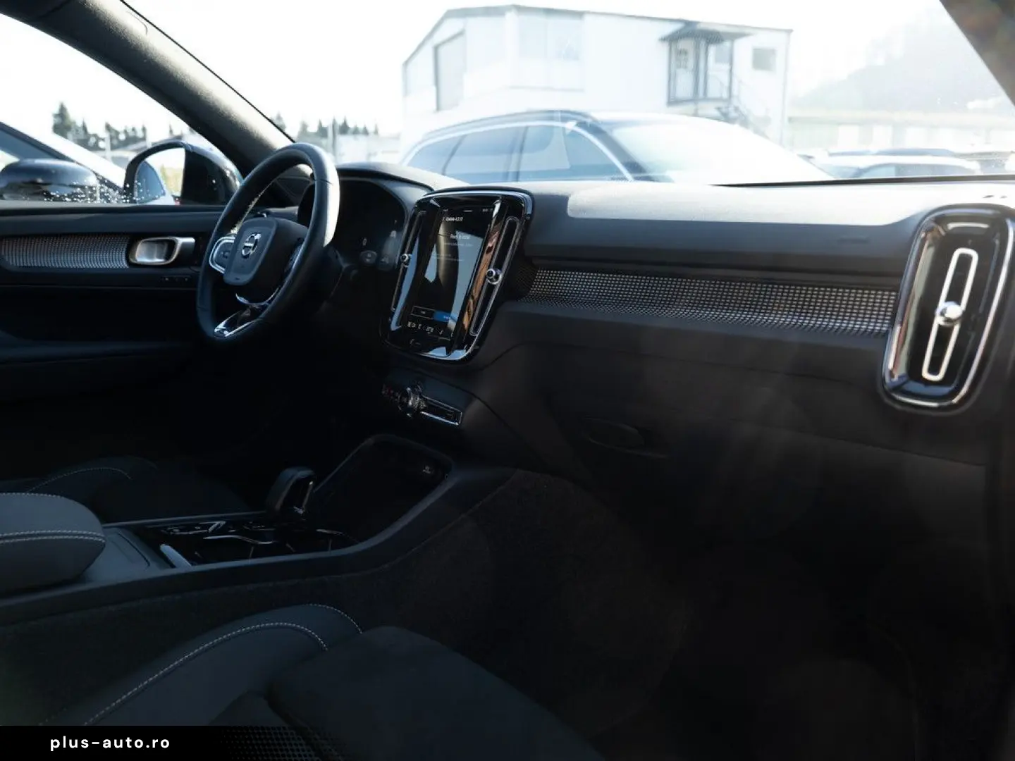 VOLVO XC40 B3 Plus Dark SHZ LED NAVI MEMORY H K 360