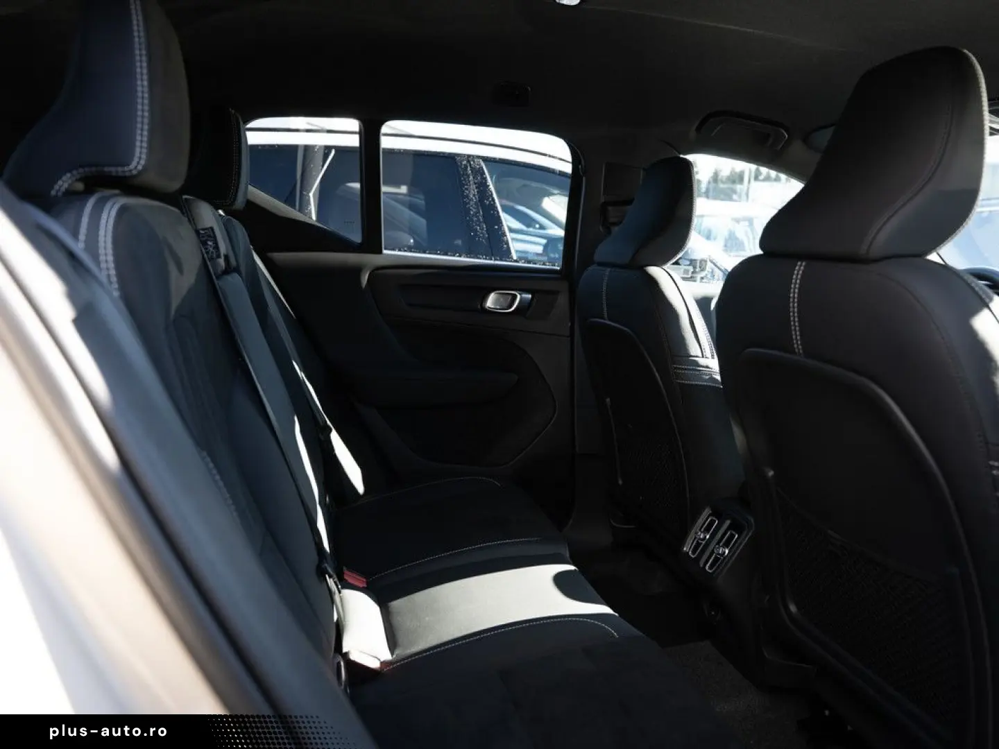 VOLVO XC40 B3 Plus Dark SHZ LED NAVI MEMORY H K 360