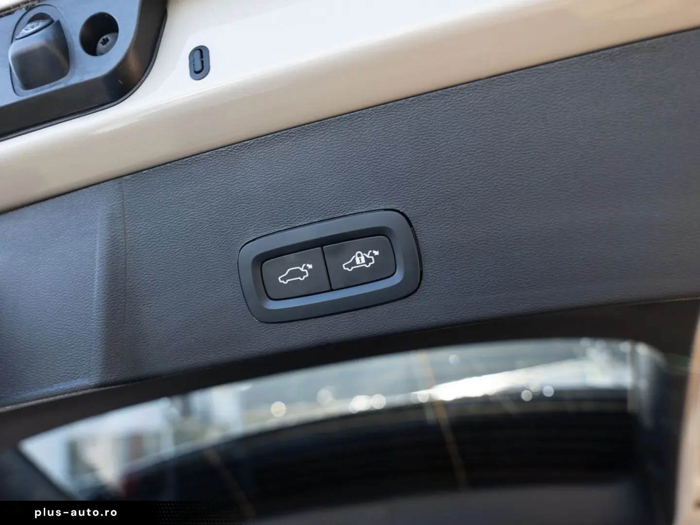 VOLVO XC40 B3 Plus Dark SHZ LED NAVI MEMORY H K 360