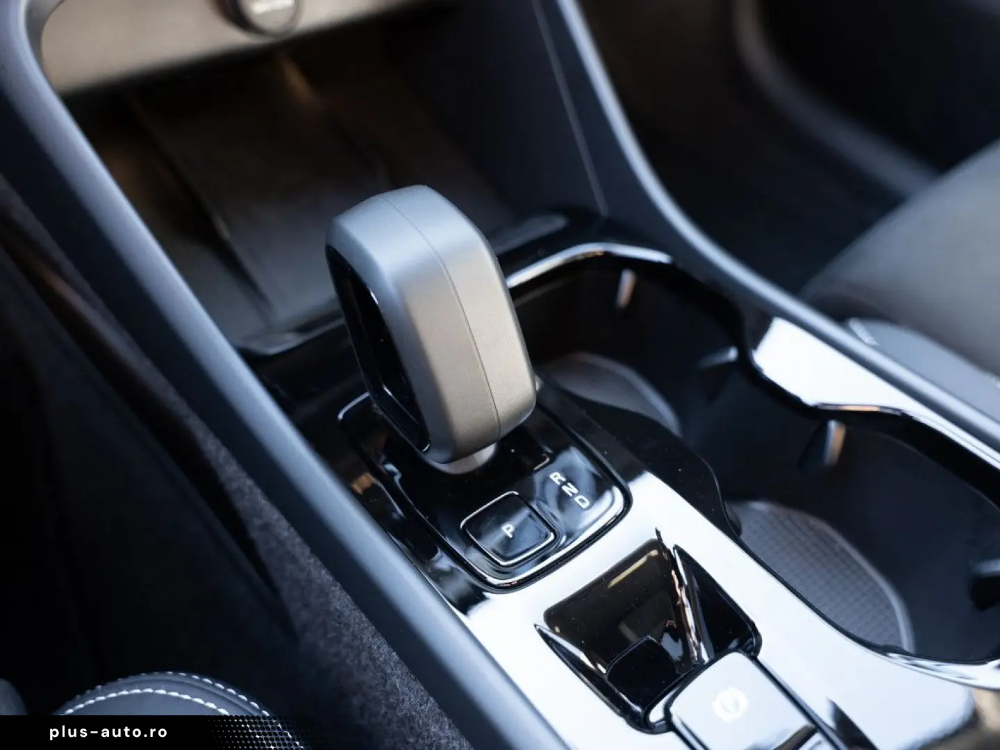 VOLVO XC40 B3 Plus Dark SHZ LED NAVI MEMORY H K 360