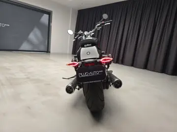 BMW R18 First Edition