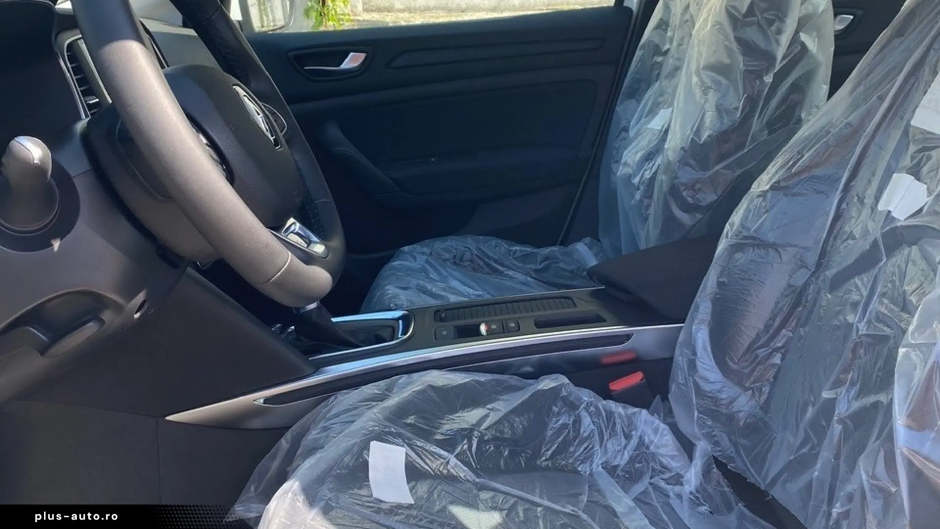 Remault Megane Sedan TCe 140 GPF EDC