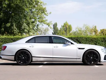 Bentley Flying Spur Hybrid - Panoramic-Carbon-Night Vision
