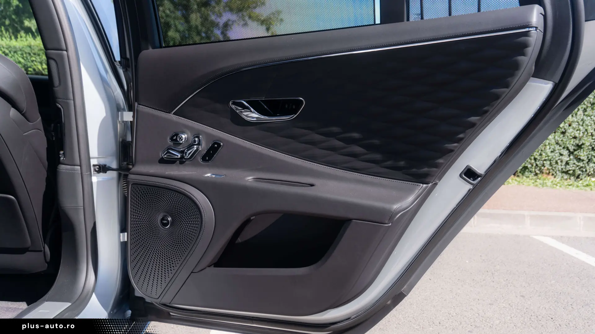 Bentley Flying Spur Hybrid - Panoramic-Carbon-Night Vision
