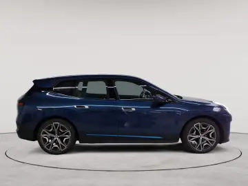 BMW iX xDrive40 Sky Lounge 22´AHK H&K Leder