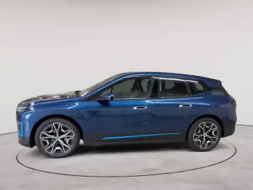 BMW iX xDrive40 Sky Lounge 22´AHK H&K Leder