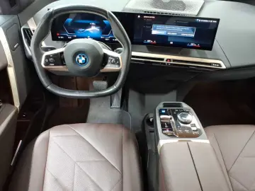 BMW iX xDrive40 Sky Lounge 22´AHK H&K Leder
