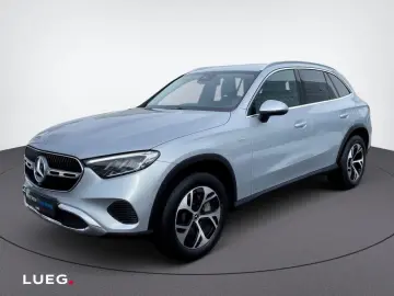 MERCEDES-BENZ GLC 300 e 4 M AVANTGARDE AHK SITZHZG F…