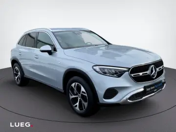 MERCEDES-BENZ GLC 300 e 4 M AVANTGARDE AHK SITZHZG F…