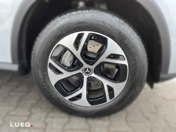 MERCEDES-BENZ GLC 300 e 4 M AVANTGARDE AHK SITZHZG F…