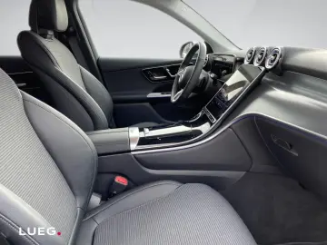 MERCEDES-BENZ GLC 300 e 4 M AVANTGARDE AHK SITZHZG F…