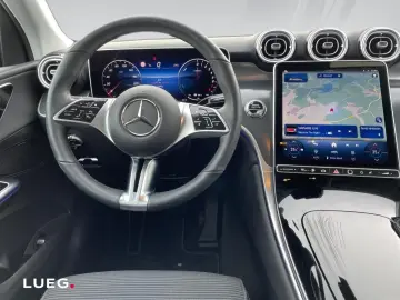 MERCEDES-BENZ GLC 300 e 4 M AVANTGARDE AHK SITZHZG F…