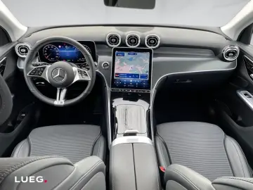 MERCEDES-BENZ GLC 300 e 4 M AVANTGARDE AHK SITZHZG F…