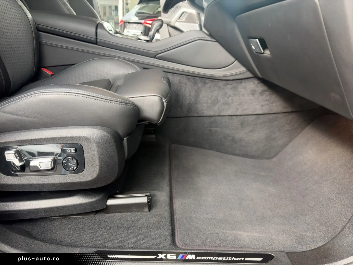 BMW X6 M Competition B&W Drivers Pack Sky Lounge