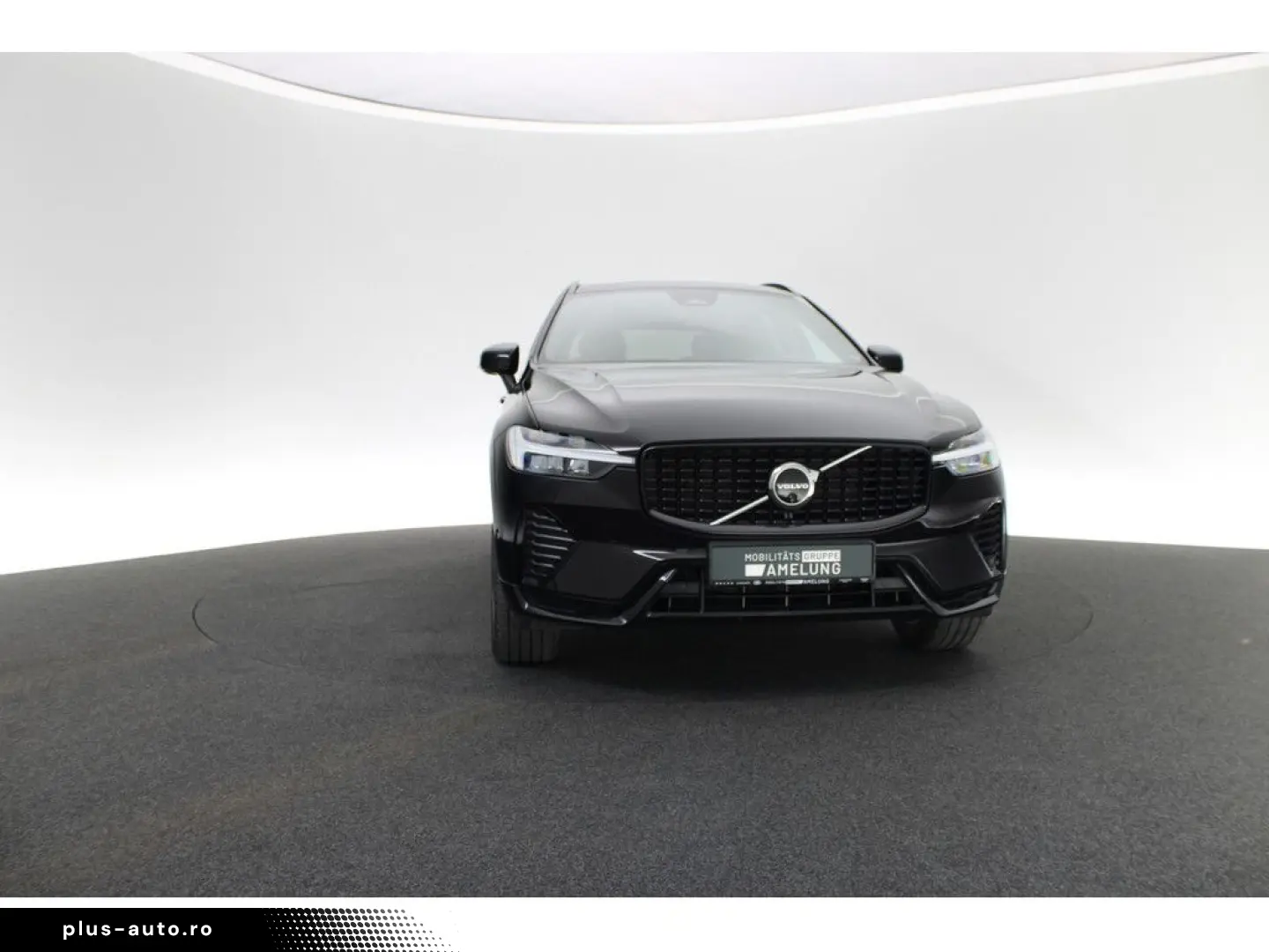 VOLVO XC60 B5 AWD Plus Dark FACEL. LED KAMERA H K PANO