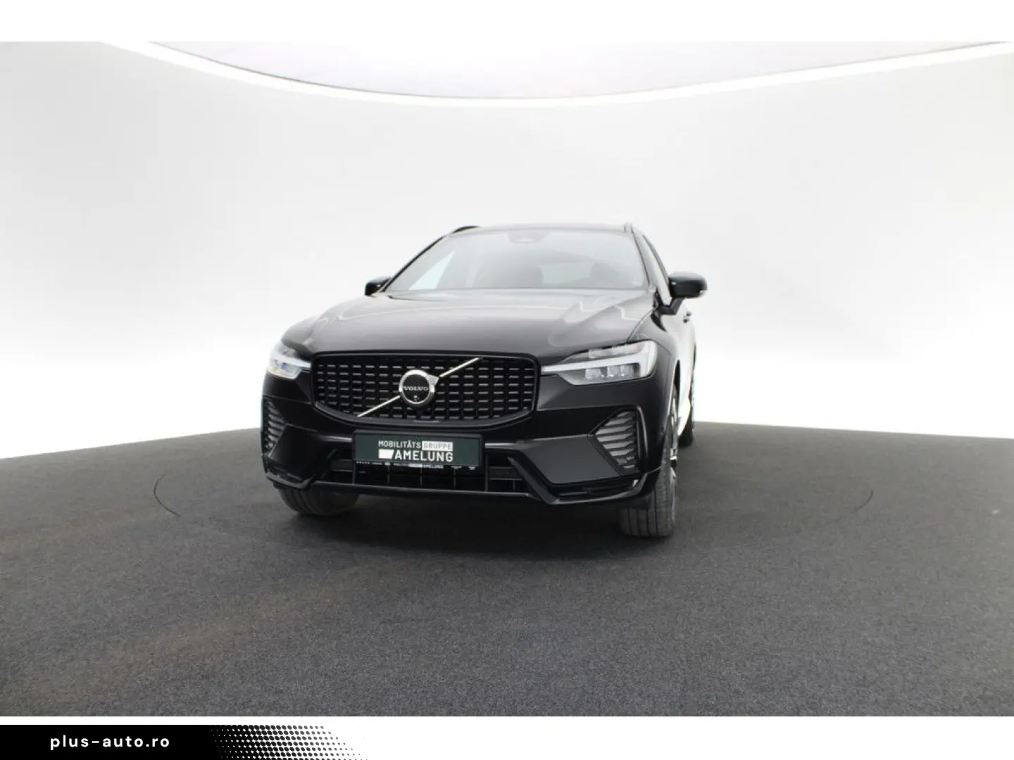 VOLVO XC60 B5 AWD Plus Dark FACEL. LED KAMERA H K PANO