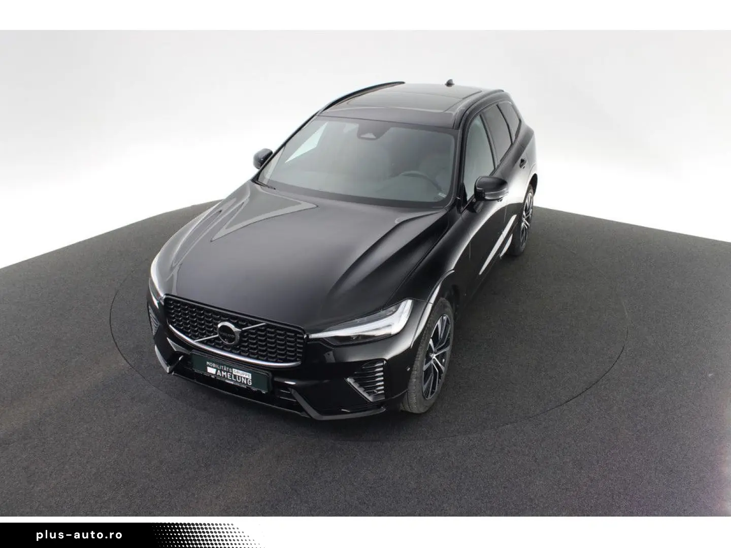 VOLVO XC60 B5 AWD Plus Dark FACEL. LED KAMERA H K PANO