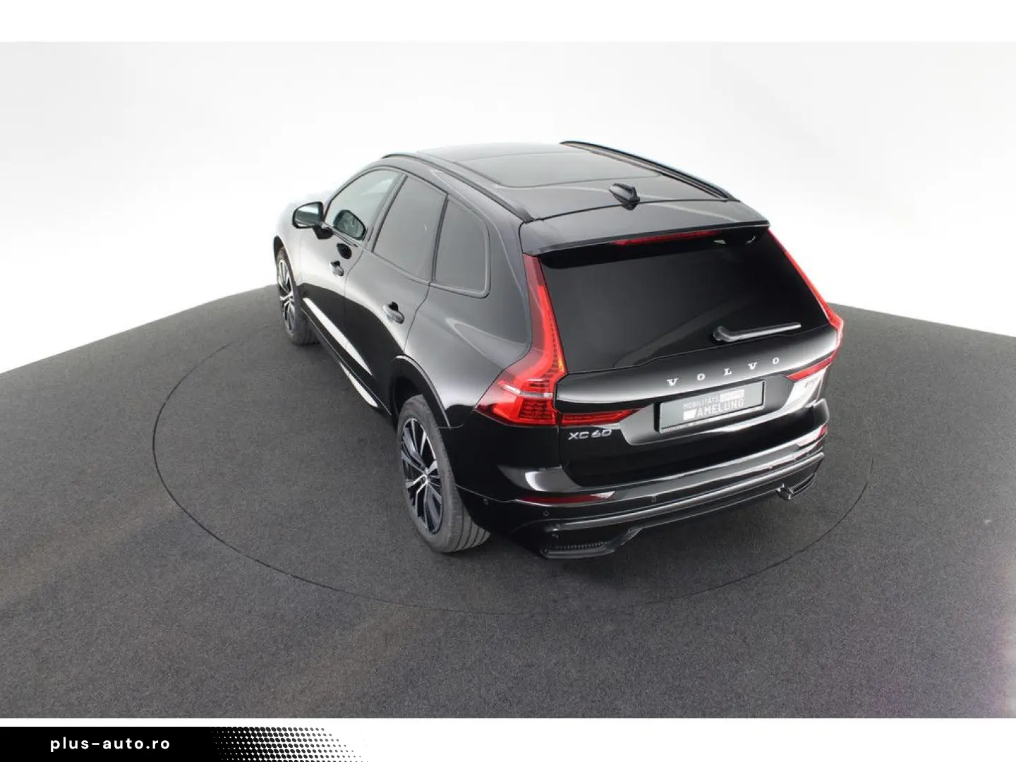 VOLVO XC60 B5 AWD Plus Dark FACEL. LED KAMERA H K PANO