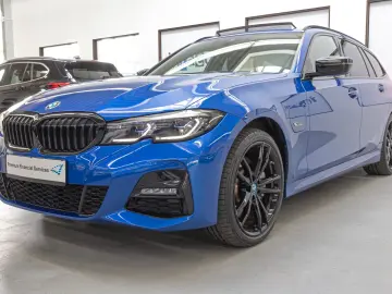 BMW 330xe Touring M Sport Laser HUD ParkAss AHK Pano