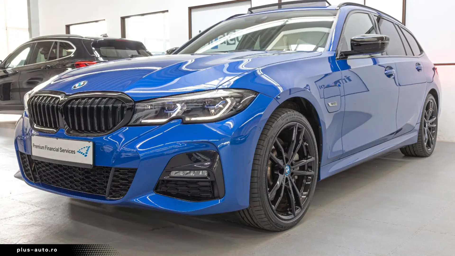 BMW 330xe Touring M Sport Laser HUD ParkAss AHK Pano