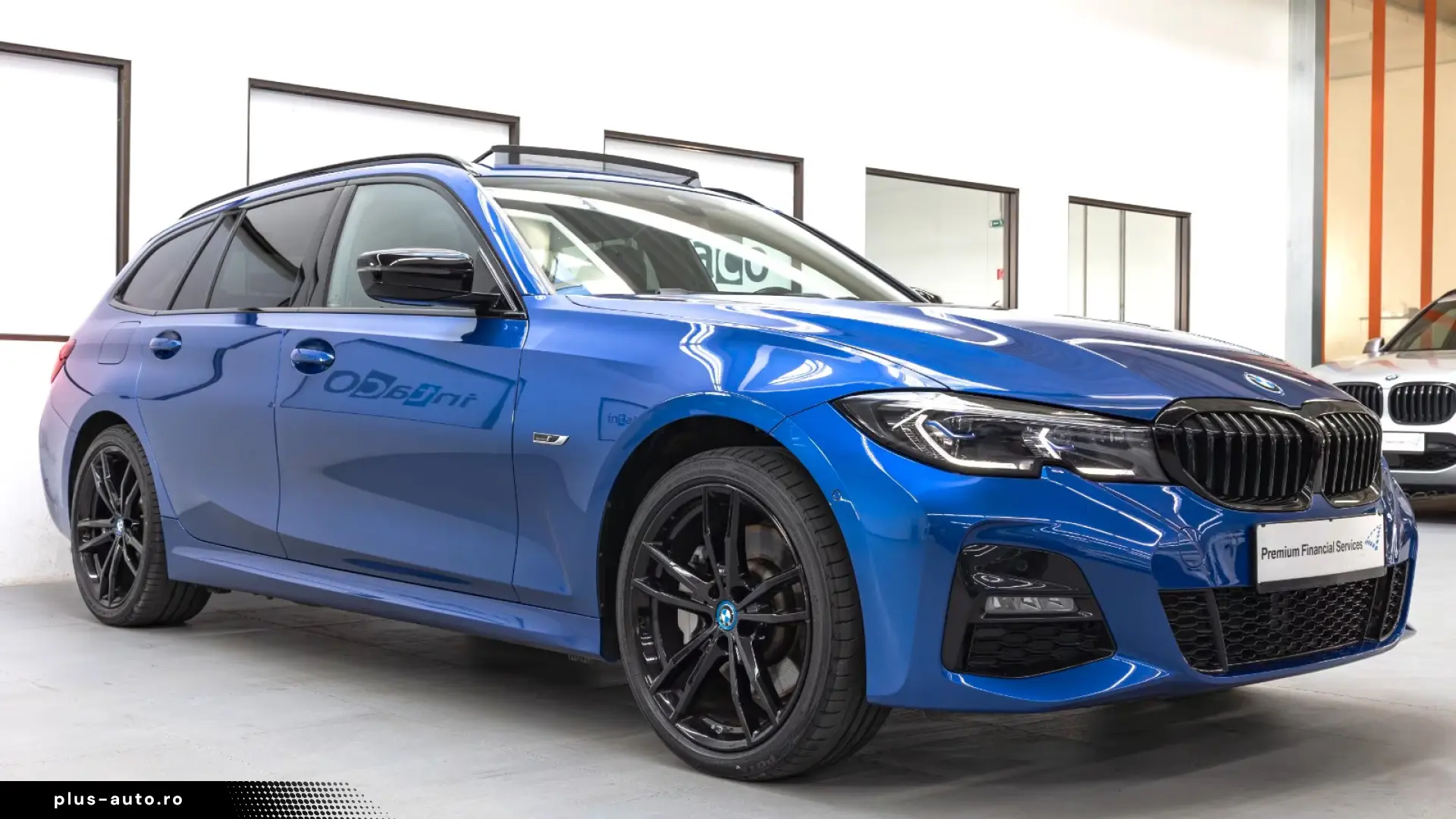 BMW 330xe Touring M Sport Laser HUD ParkAss AHK Pano