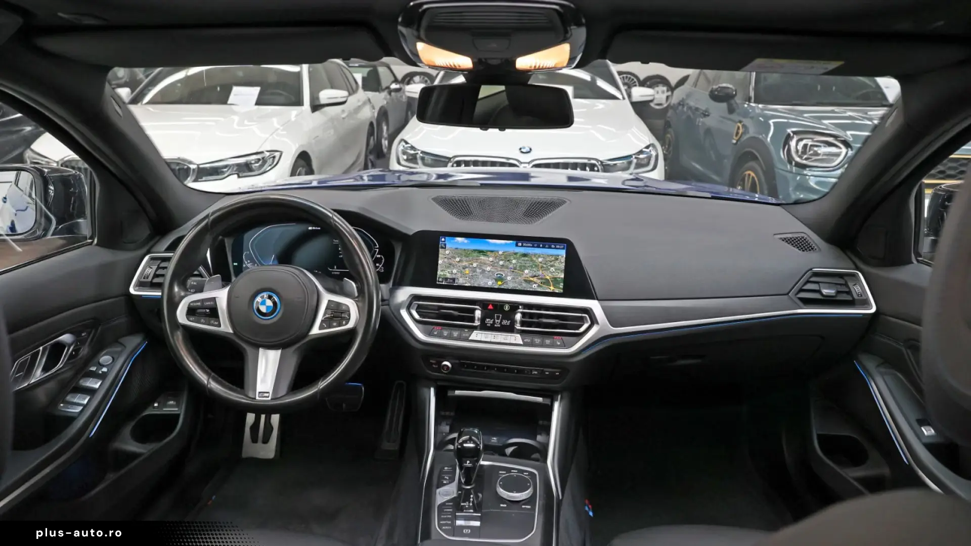 BMW 330xe Touring M Sport Laser HUD ParkAss AHK Pano