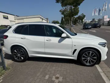 BMW X5 xDrive 30 d M Sport Sky Lounge FINANZIERUNG