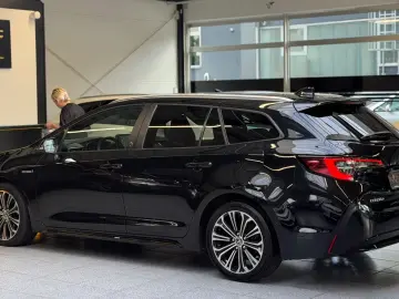 TOYOTA Corolla Touring Sports Hybrid Team D LED Navi BT
