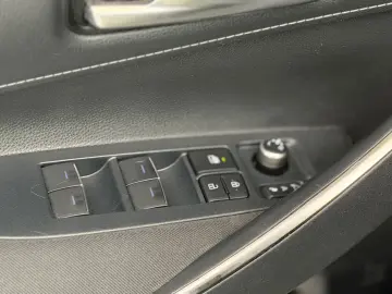 TOYOTA Corolla Touring Sports Hybrid Team D LED Navi BT