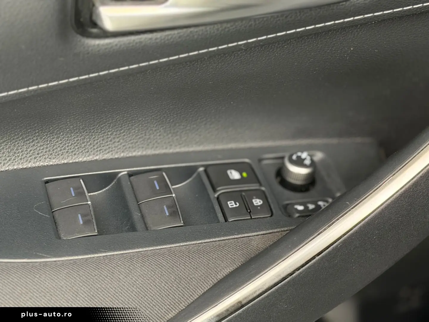 TOYOTA Corolla Touring Sports Hybrid Team D LED Navi BT