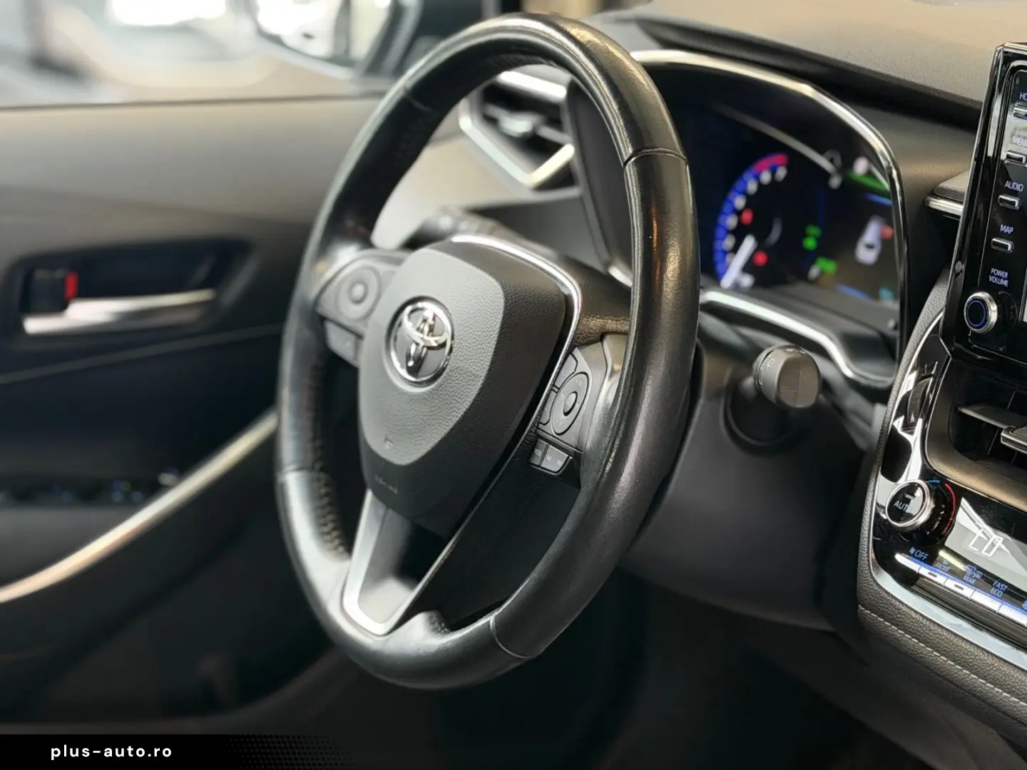 TOYOTA Corolla Touring Sports Hybrid Team D LED Navi BT