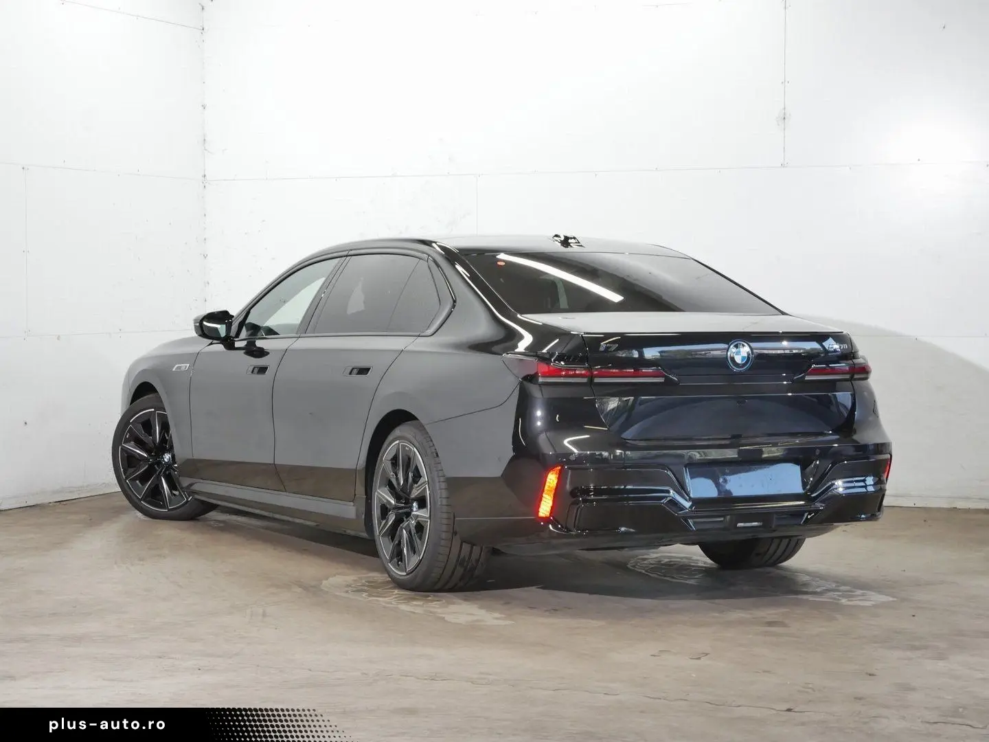BMW i7 M70 xDrive Pano-Sky B&W TV Lounge Massage