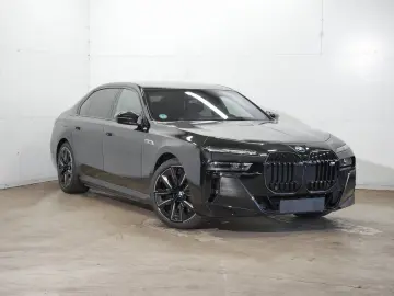 BMW i7 M70 xDrive Pano-Sky B&W TV Lounge Massage