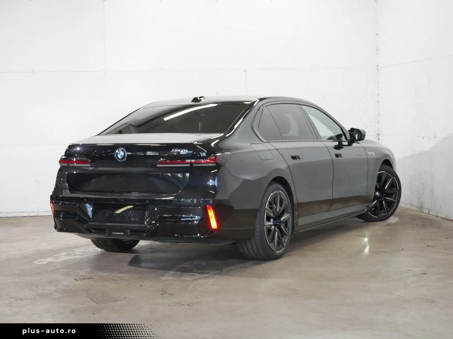 BMW i7 M70 xDrive Pano-Sky B&W TV Lounge Massage