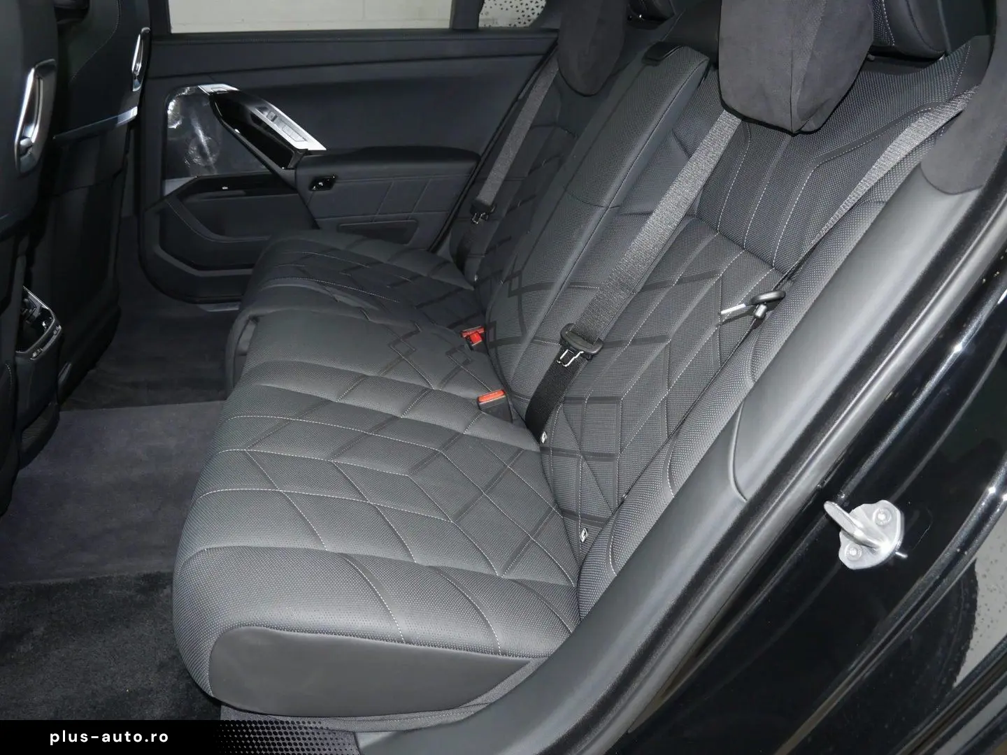 BMW i7 M70 xDrive Pano-Sky B&W TV Lounge Massage
