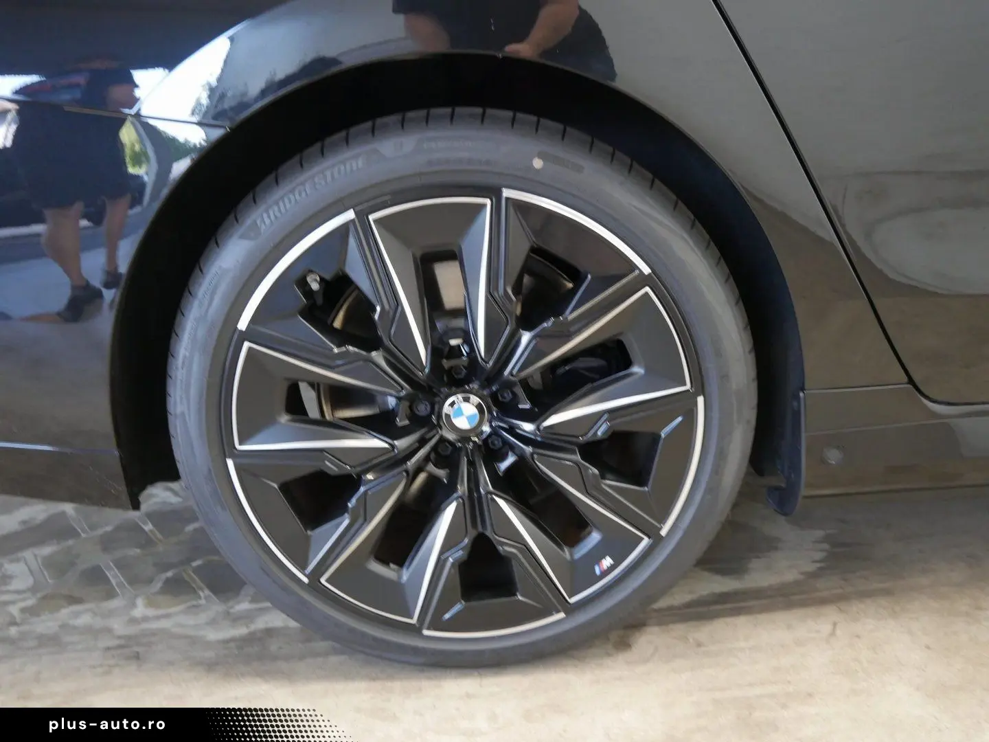BMW i7 M70 xDrive Pano-Sky B&W TV Lounge Massage