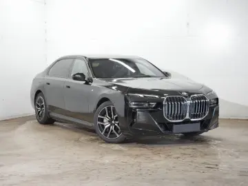 BMW 750 e xDrive M Sport Sky-Lounge Massage Iconic G