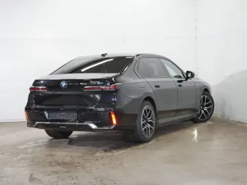 BMW 750 e xDrive M Sport Sky-Lounge Massage Iconic G