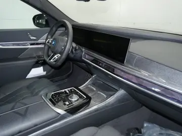 BMW 750 e xDrive M Sport Sky-Lounge Massage Iconic G