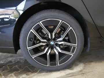 BMW 750 e xDrive M Sport Sky-Lounge Massage Iconic G