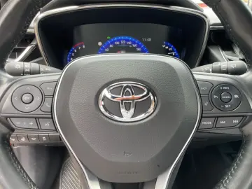 TOYOTA Corolla 2.0 Hybrid TS Team D  Technik Paket Navi