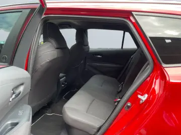 TOYOTA Corolla 2.0 Hybrid TS Team D  Technik Paket Navi