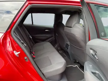 TOYOTA Corolla 2.0 Hybrid TS Team D  Technik Paket Navi