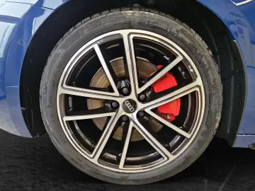 Audi A5 Avant e-hybrid S tronic quattro MMI experience