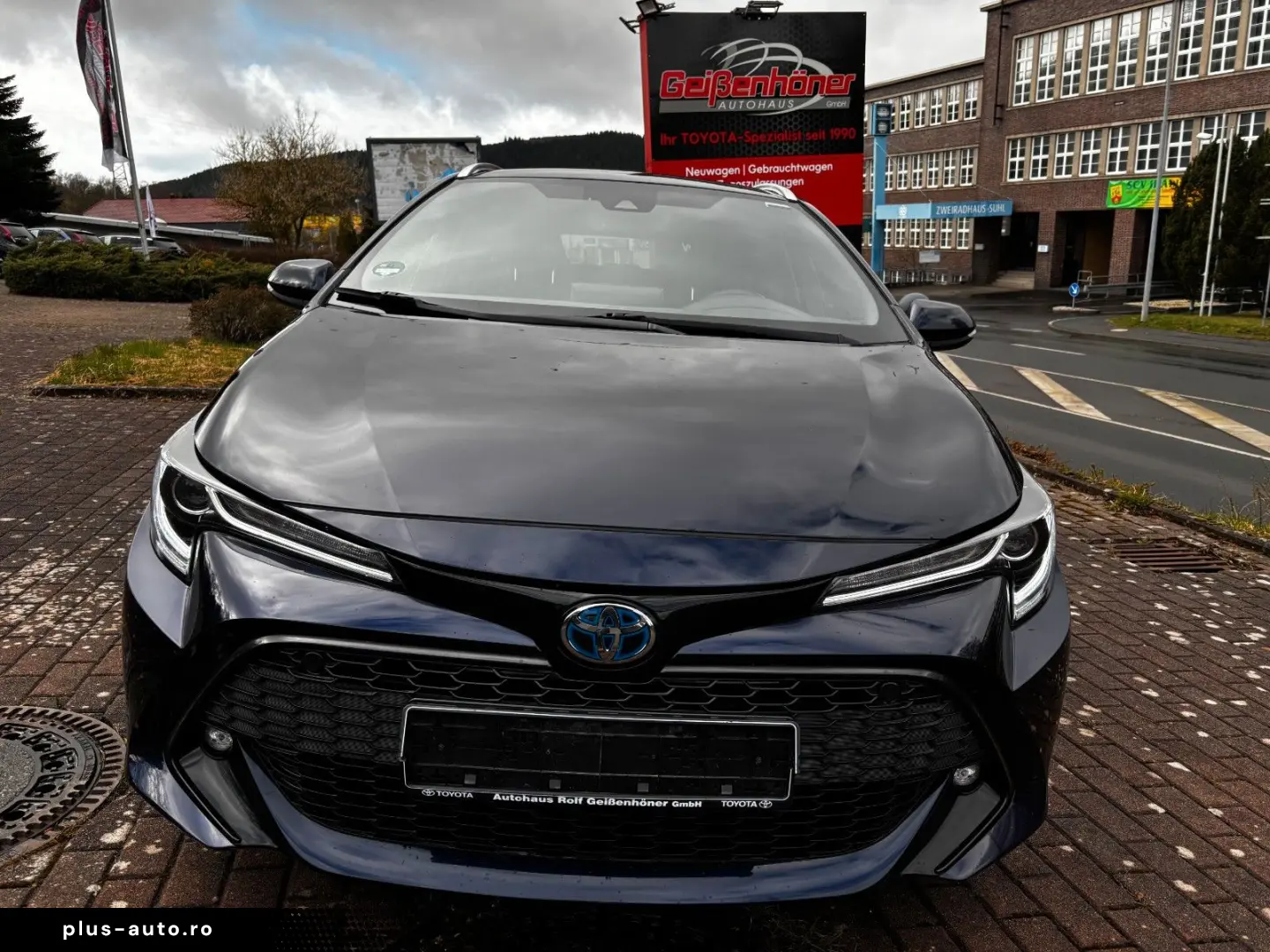TOYOTA Corolla Touring Sports Hybrid TeamD AHK gepflegt